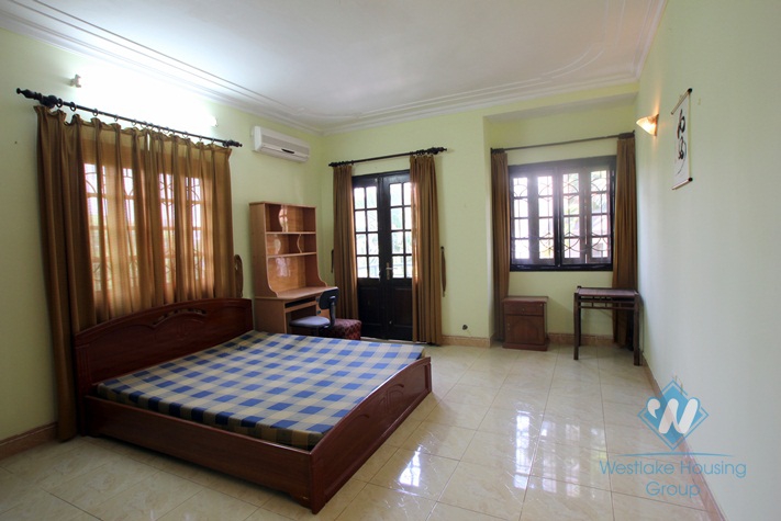 04 bedroom house with cheap price available for rent in Tay Ho district, Hanoi